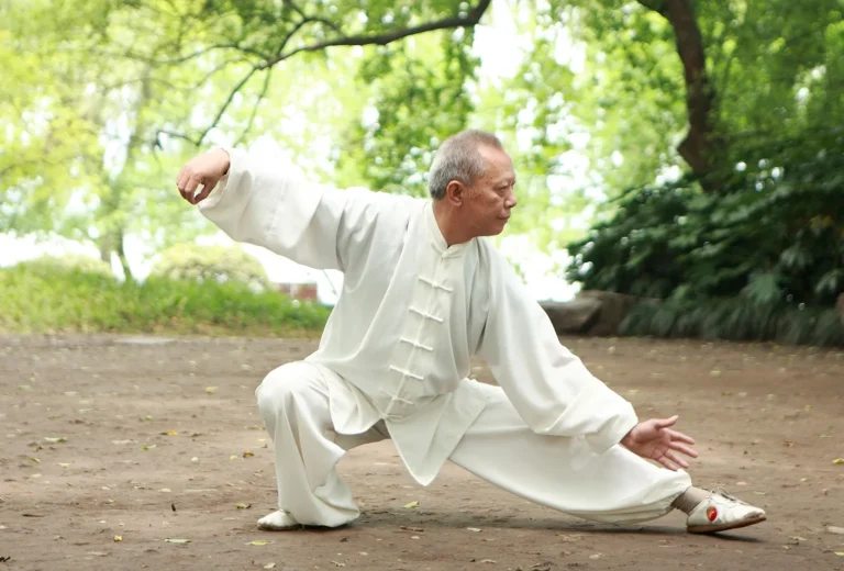 Tai-Chi-chuan-practitioner